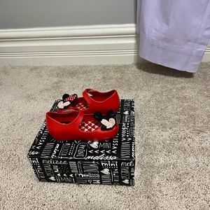 ❌SOLD❌ Minnie Mouse mini Melissa sandals in red and black. Size 6
